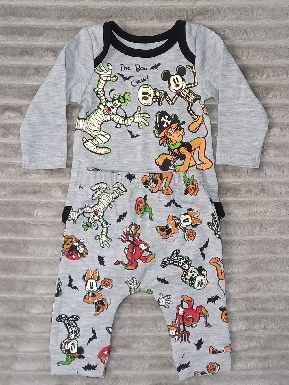 NWOT Disney NB Halloween Crew Character 2 Piece Set Onesie & Pants Mickey Unisex